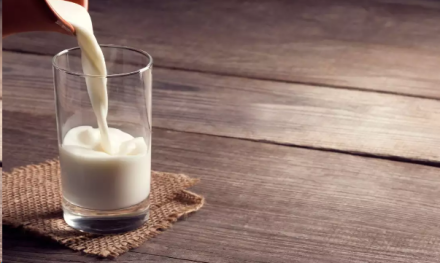 6 Surprising Benefits of Consuming Pure Cow’s Milk